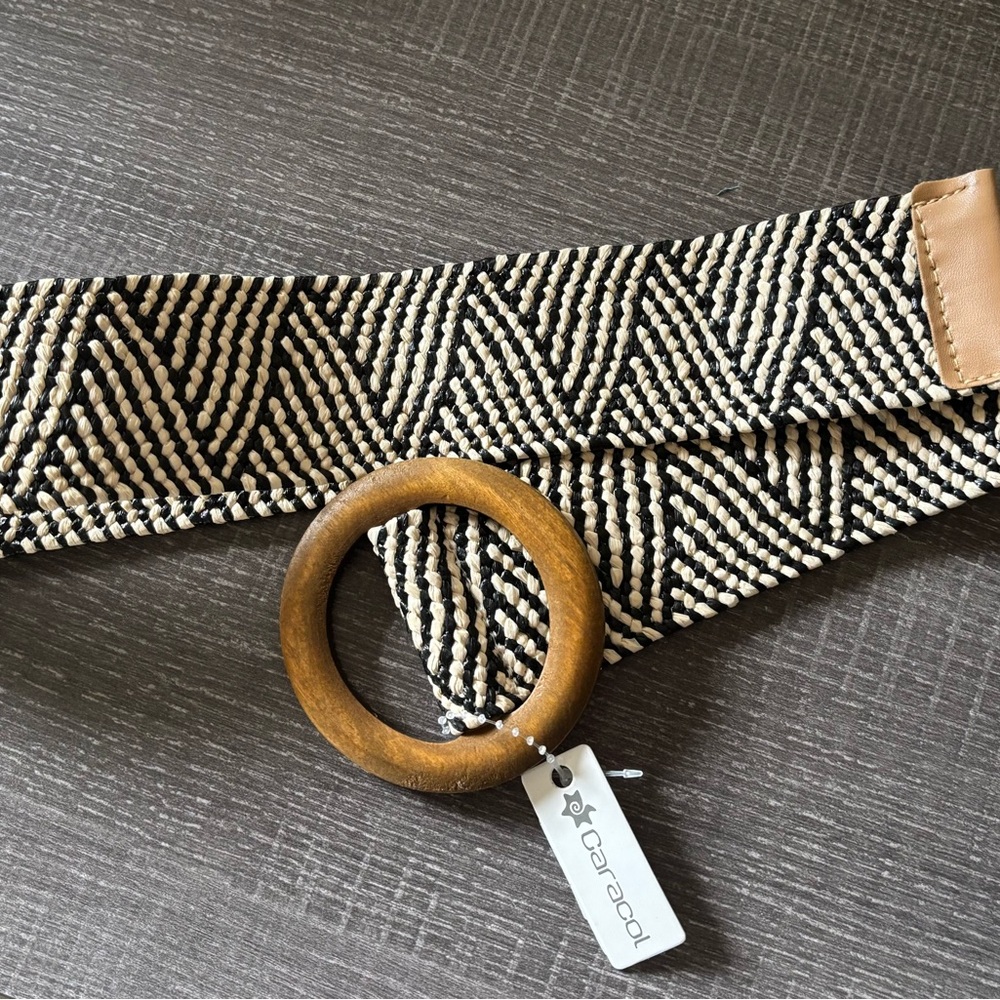 Caracol Black and Cream Stretch Belt with Wooden Buckle